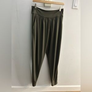 Kim&co hunter green size large pants nwt
